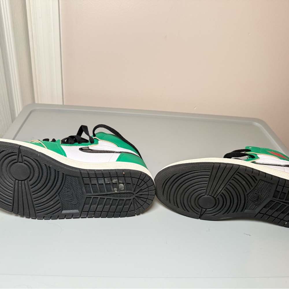 Nike Air Jordan 1 High Green Black White - Picture 7 of 7